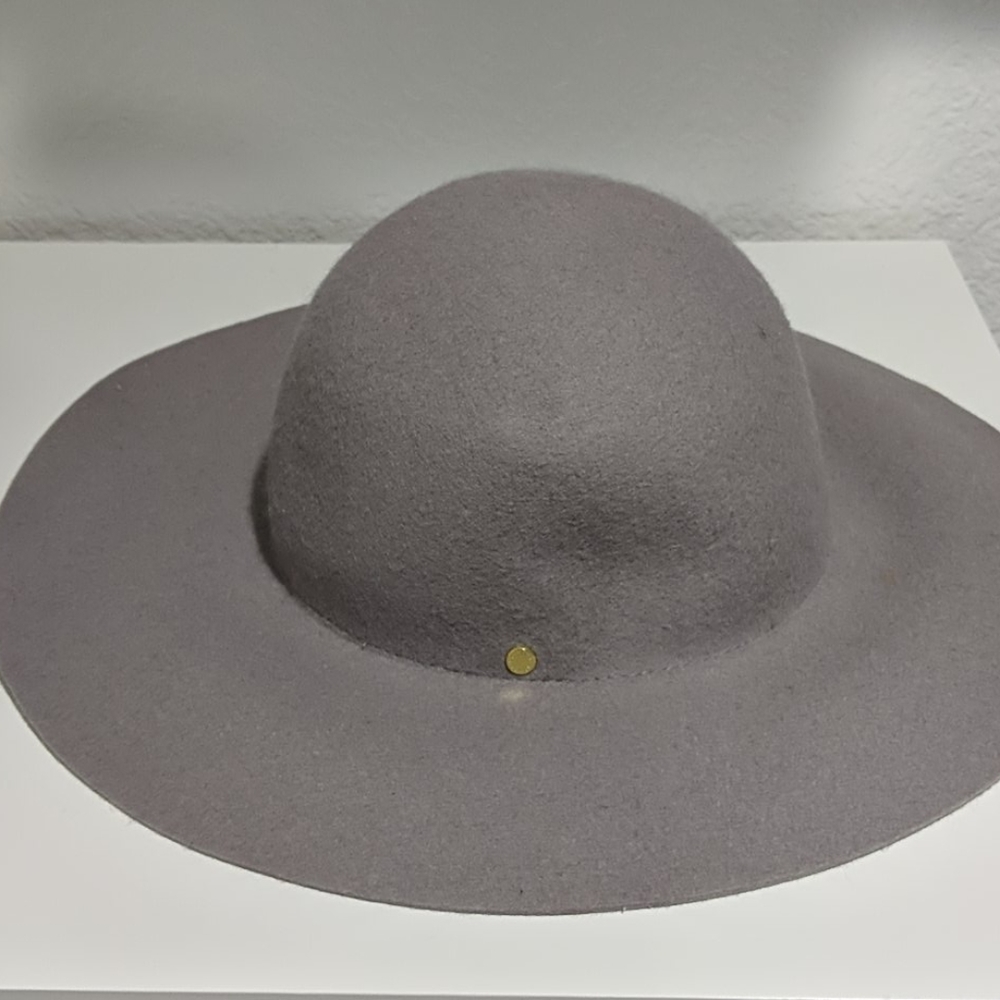 BCBG autumn hat